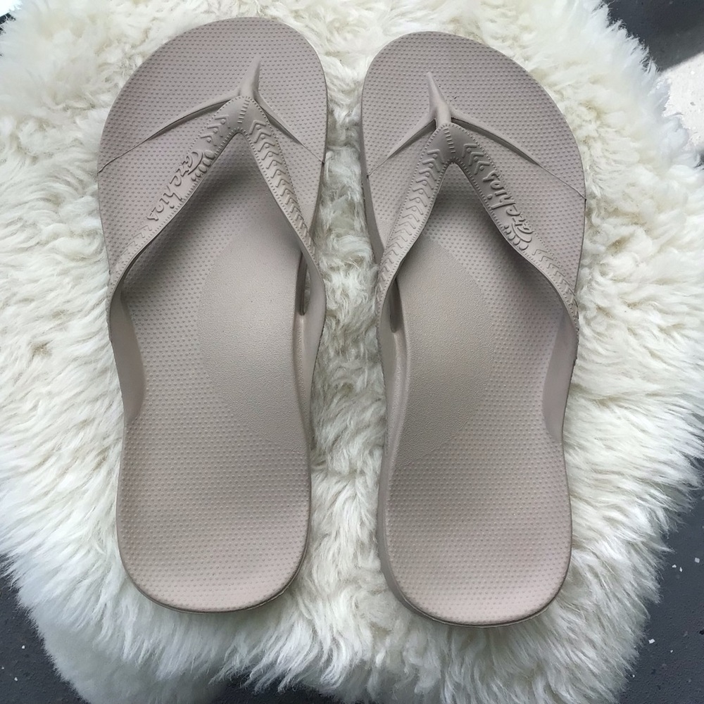 Archie’s Mens/Womens Unisex Neutral Beige Comfort Flip Flops